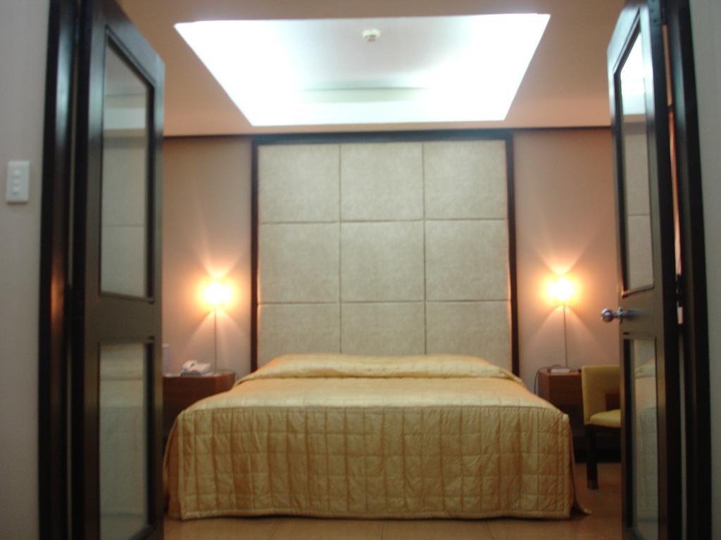 Bacolod Business Inn Exterior photo