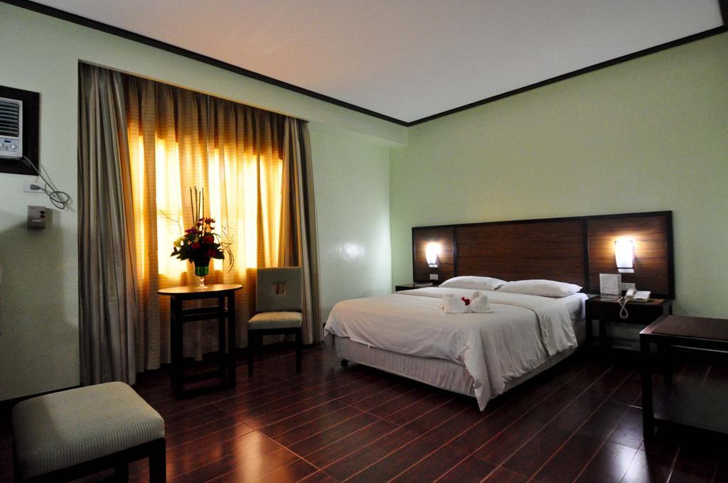Bacolod Business Inn Exterior photo