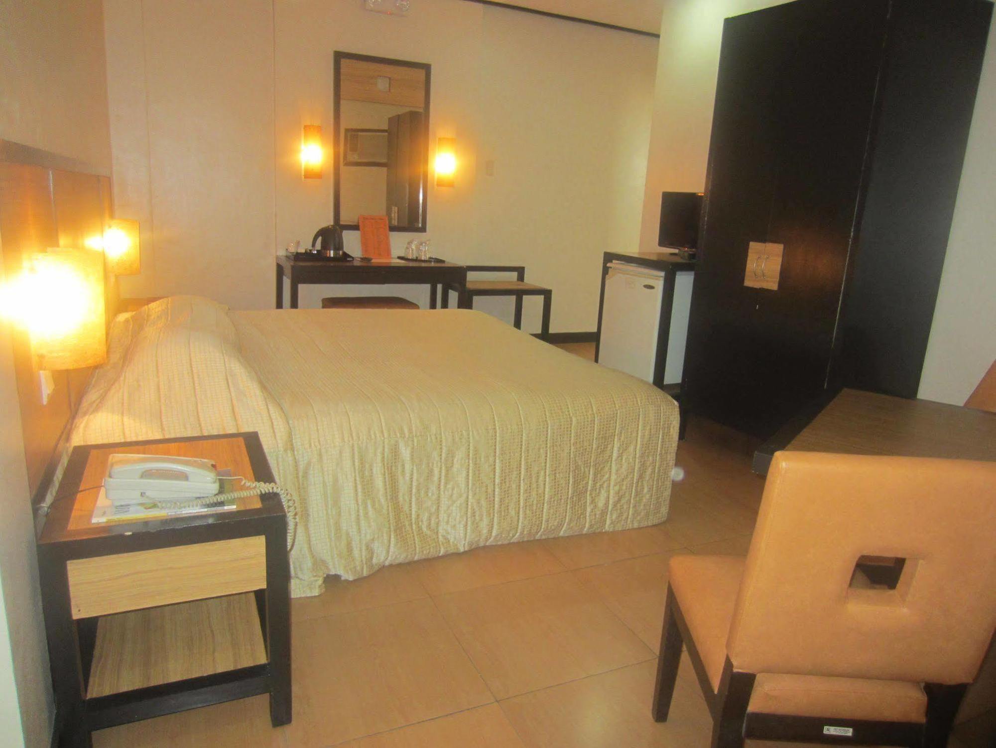 Bacolod Business Inn Exterior photo